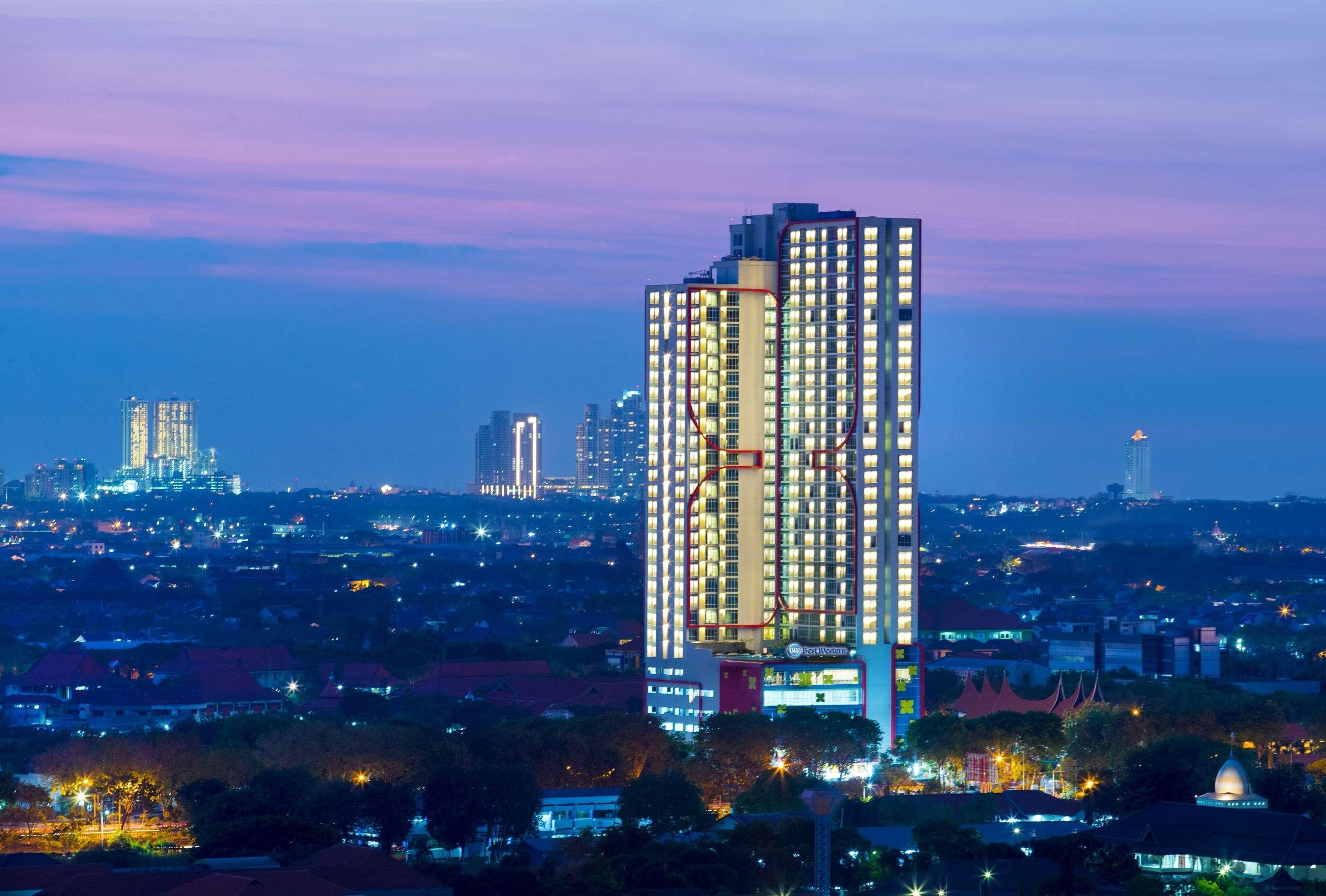 Best Western Papilio Hotel Surabaya Exterior photo